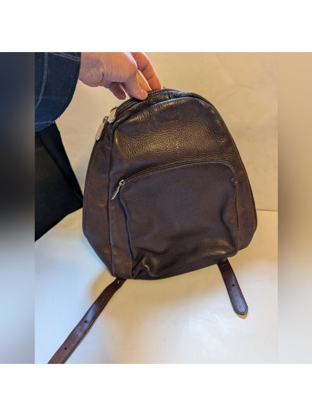 Roots vintage Brown Leather Backpack in VGUC